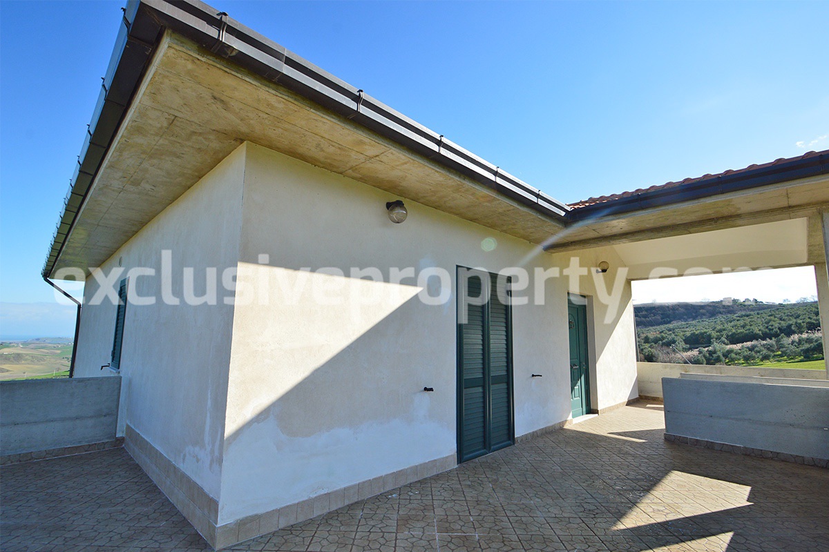 House with land and porch with sea view for sale in Italy Region Molise 7