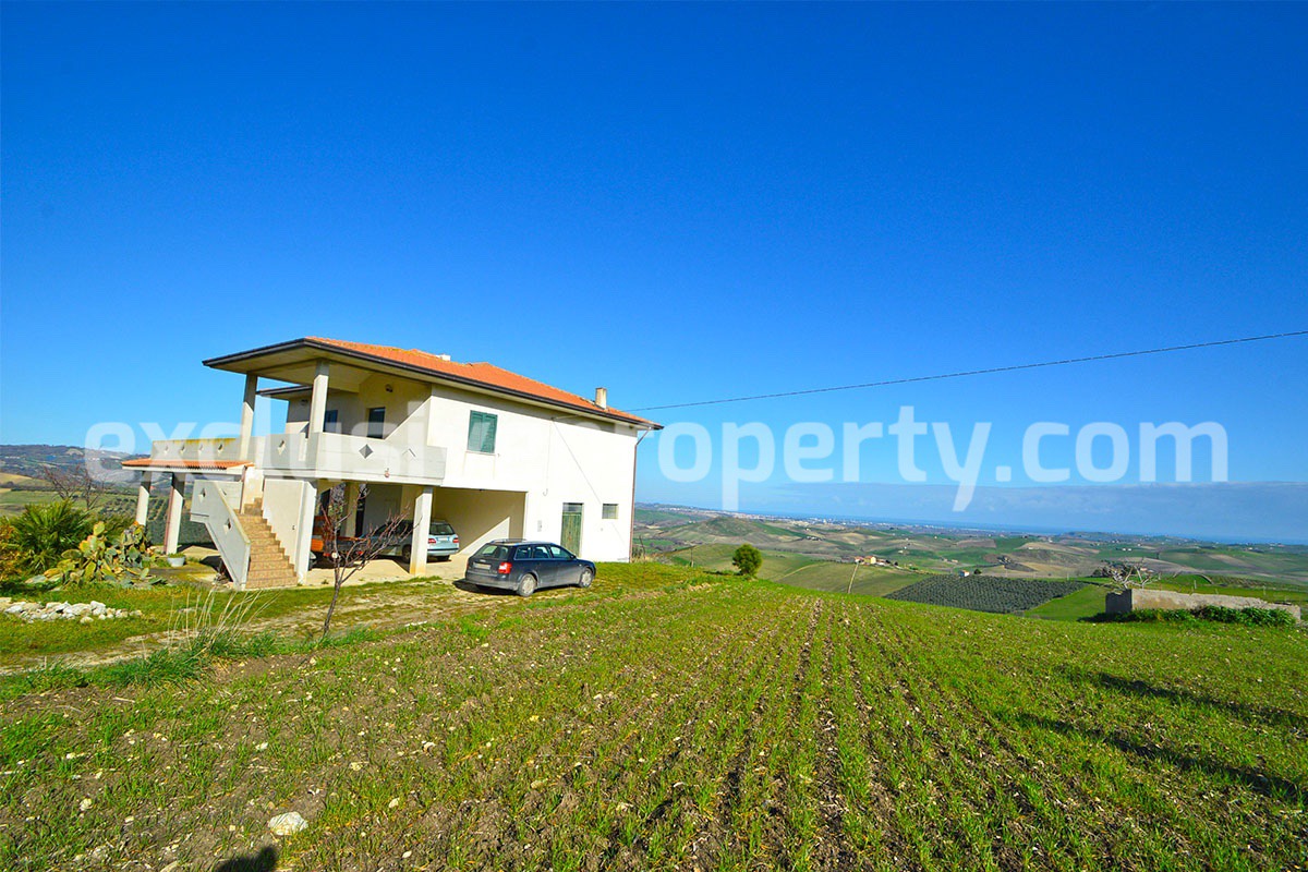 House with land and porch with sea view for sale in Italy Region Molise 4