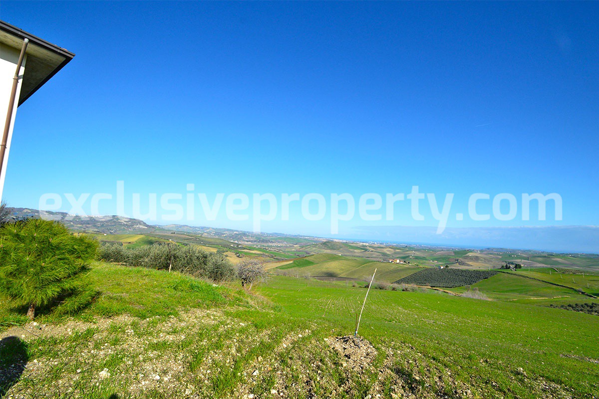 House with land and porch with sea view for sale in Italy Region Molise 10