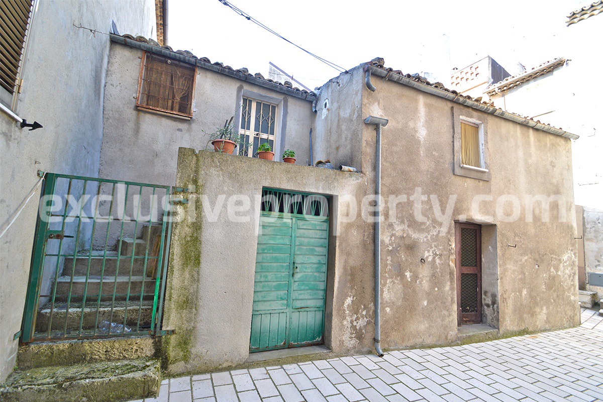 Ancient stone house with terrace for sale in Mafalda located 25 km Adriatic Sea 1