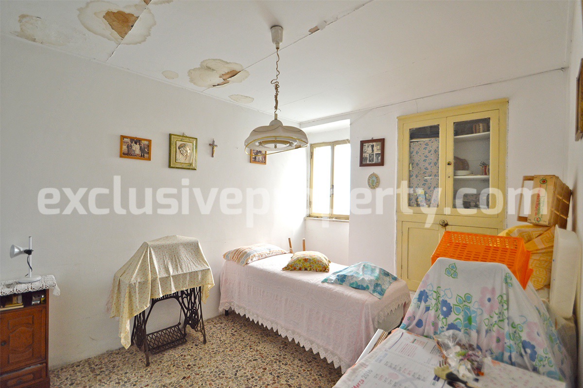 Ancient stone house with terrace for sale in Mafalda located 25 km Adriatic Sea 8