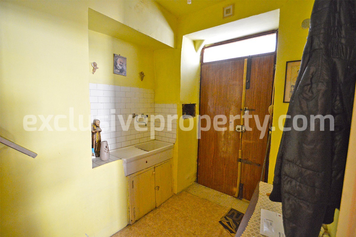 House with terrace and garage for sale in Italy Molise Region Village Mafalda 4