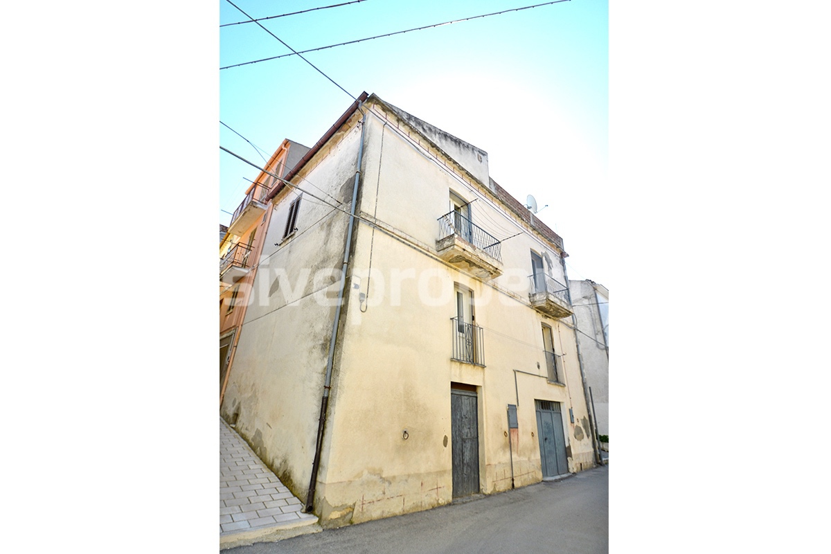 House with terrace and garage for sale in Italy Molise Region Village Mafalda
