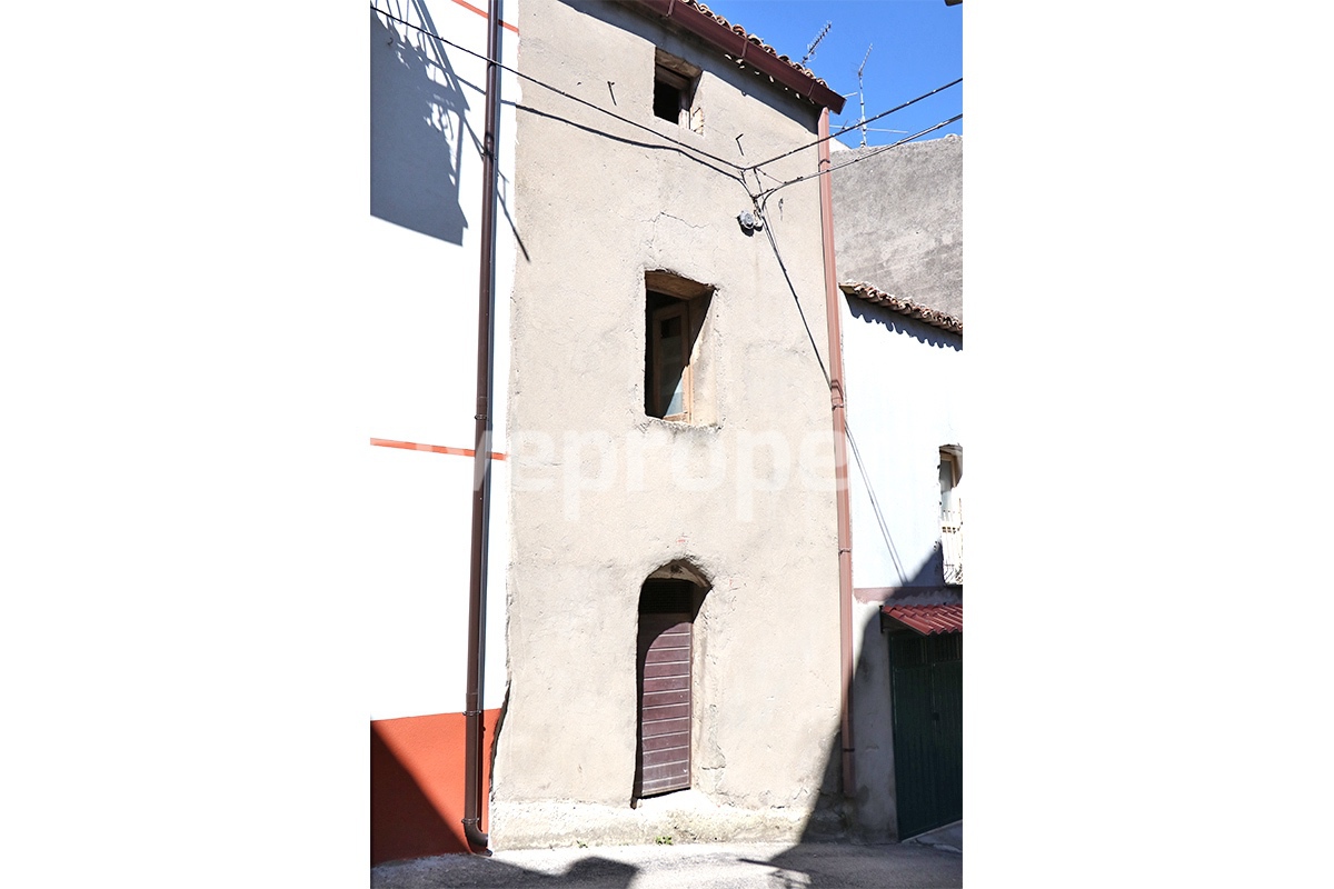 Two houses to be restored for sale in Molise - Italy - Village Mafalda 7