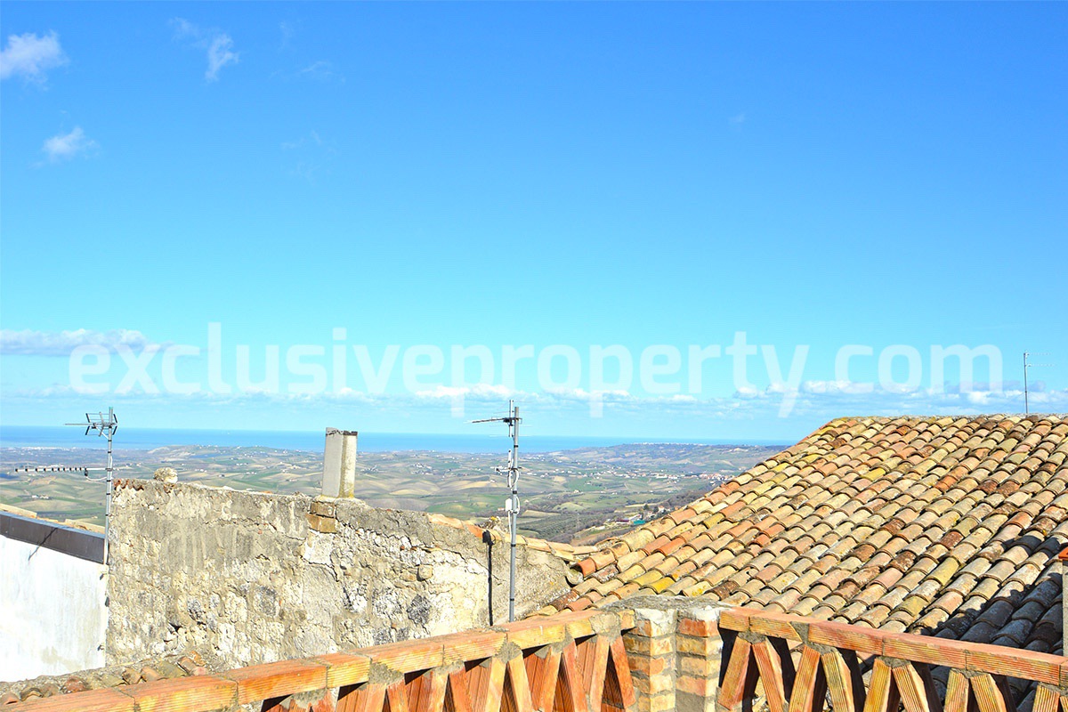 House with terrace panoramic views of the coast for sale in Mafalda Molise Italy