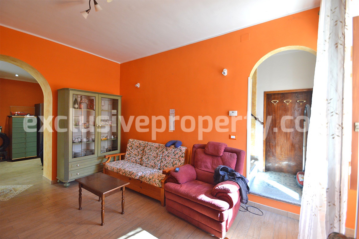 House in excellent condition and furnished for sale just 15 min Termoli Molise