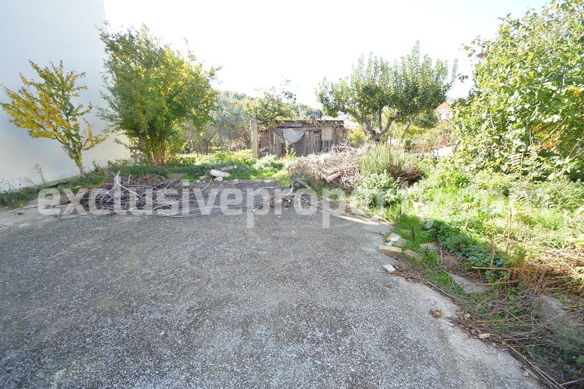 Detached house with garden and garage for sale in Montecilfone - Molise 16