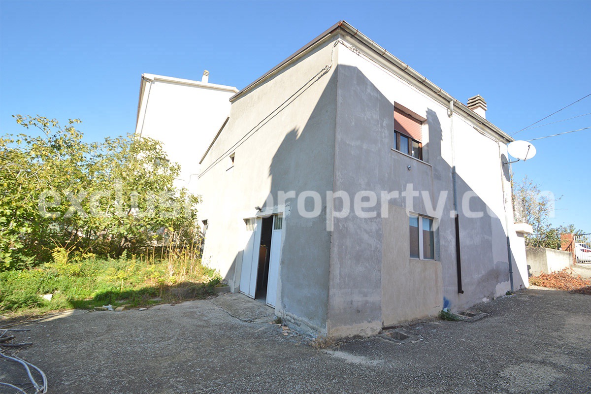 Detached house with garden and garage for sale in Montecilfone - Molise 20