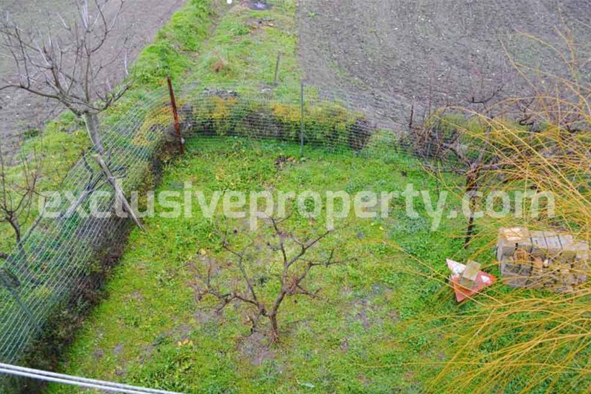 Detached house habitable with garden near the sea for sale in Montecilfone Molise