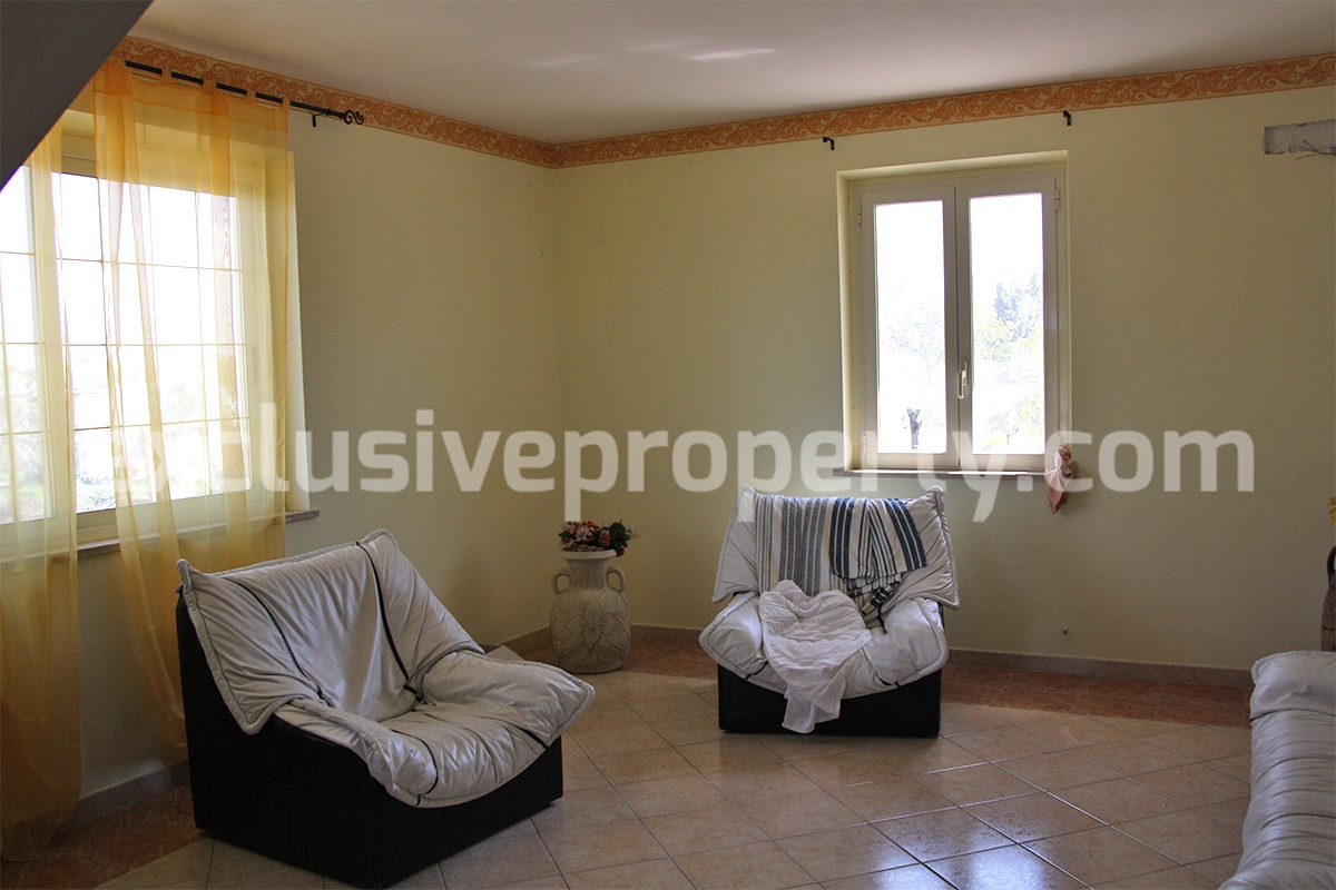 Huge country house with land and terrace for sale in Montenero di Bisaccia 12