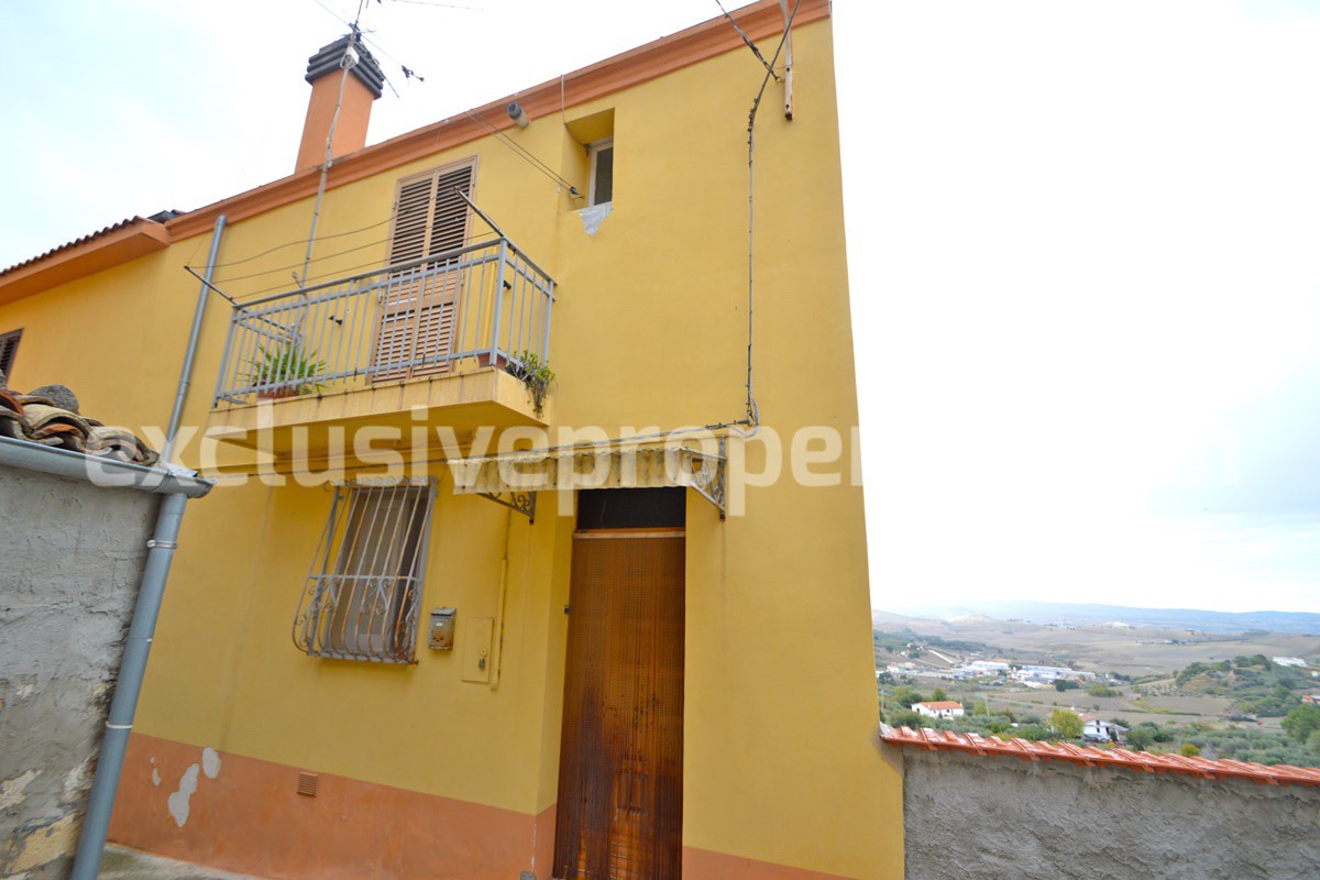 Habitable house for sale in Montenero di Bisaccia 10 min by car from the beach 1
