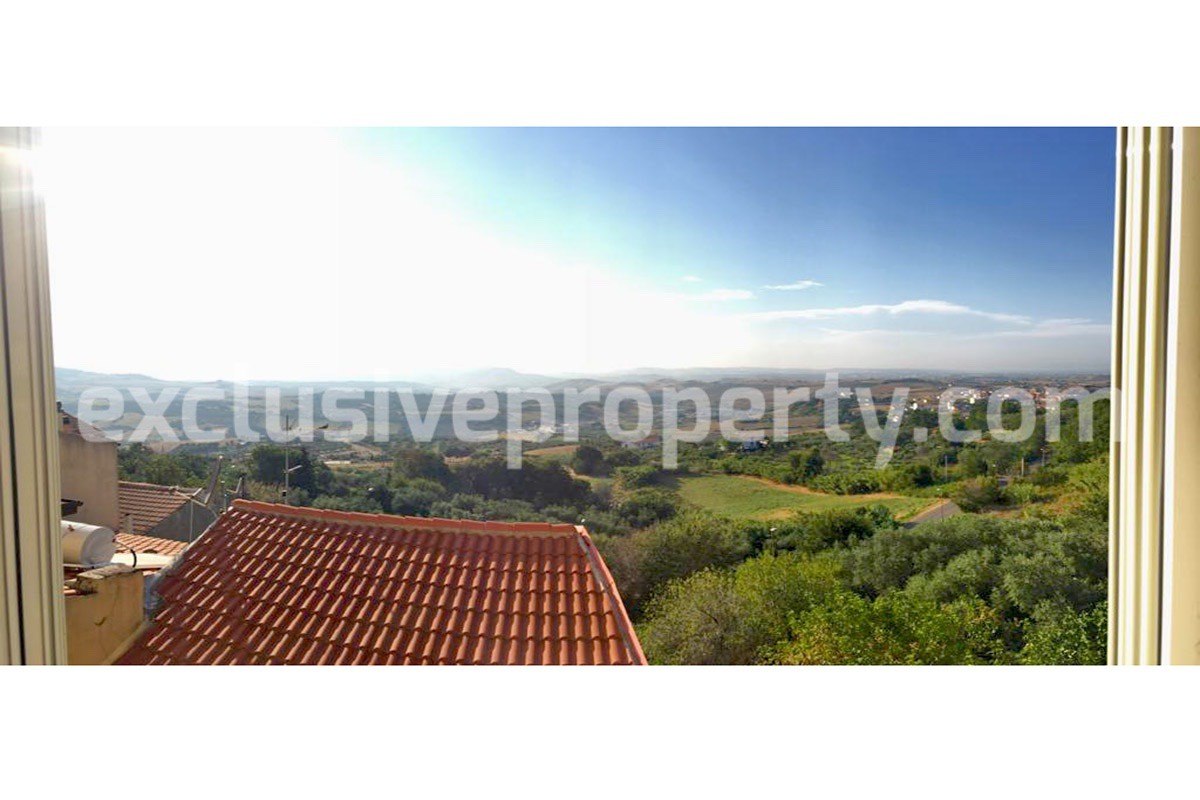 Habitable house for sale in Montenero di Bisaccia 10 min by car from the beach 11