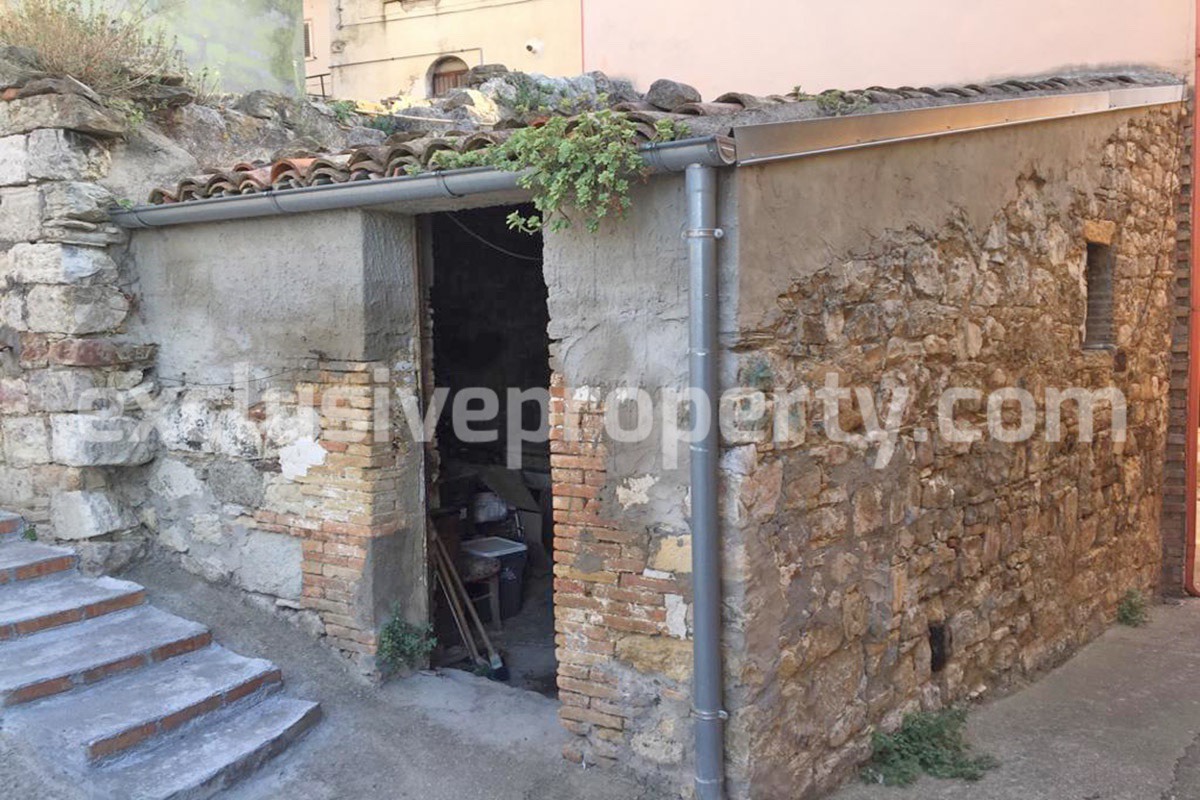 Habitable house for sale in Montenero di Bisaccia 10 min by car from the beach 18