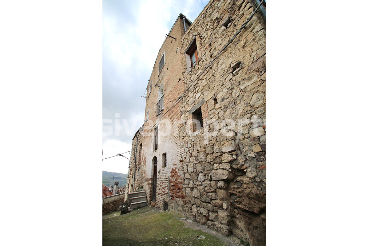 Town brick house low price for sale in Montenero di Bisaccia - Molise