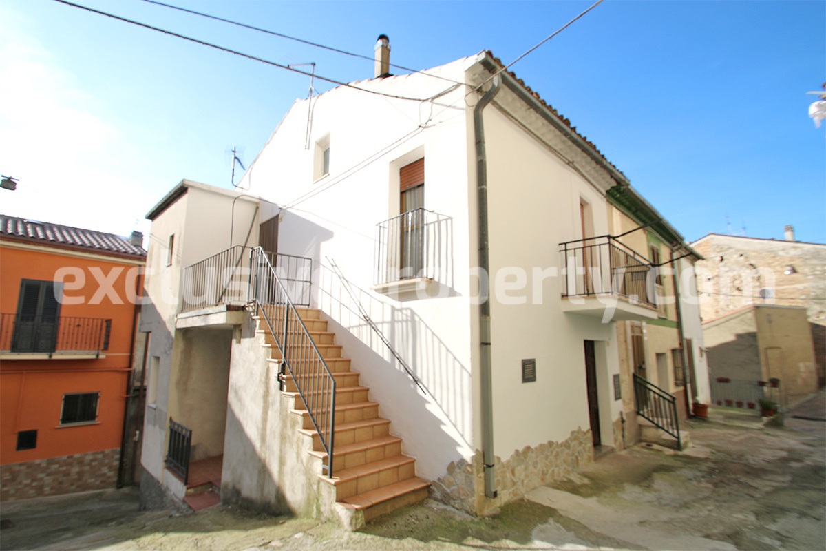 Two storey town house for sale in Montenero di Bisaccia - Molise