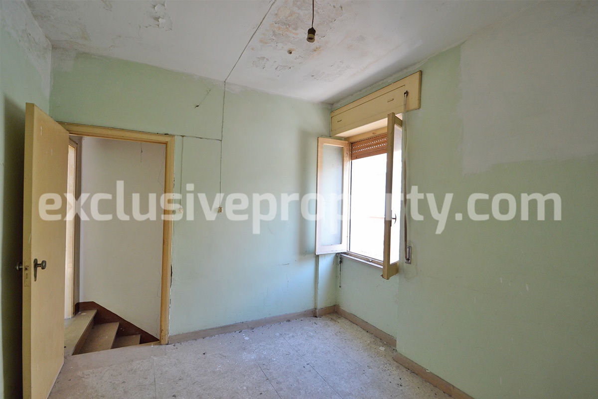 House in the historic center of Montenero di Bisaccia with view of the hills for sale