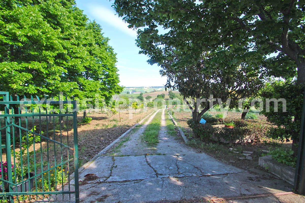 Detached and habitable house located in the countryside for sale in Molise Region 25