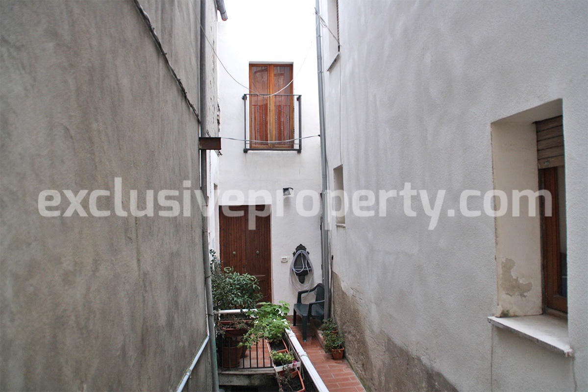 Town house sold furnished in Montenero di Bisaccia for sale in Molise
