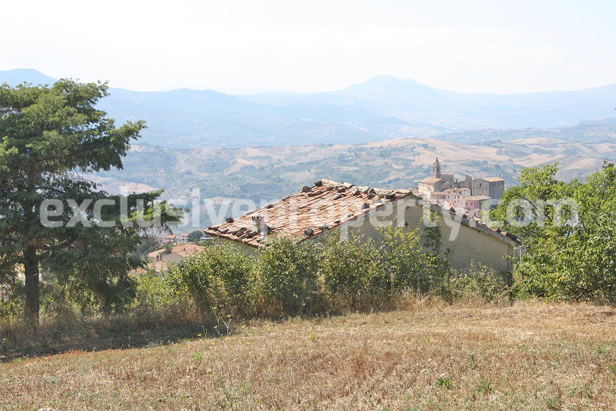 Country house with land in Salcito for sale in Molise 4