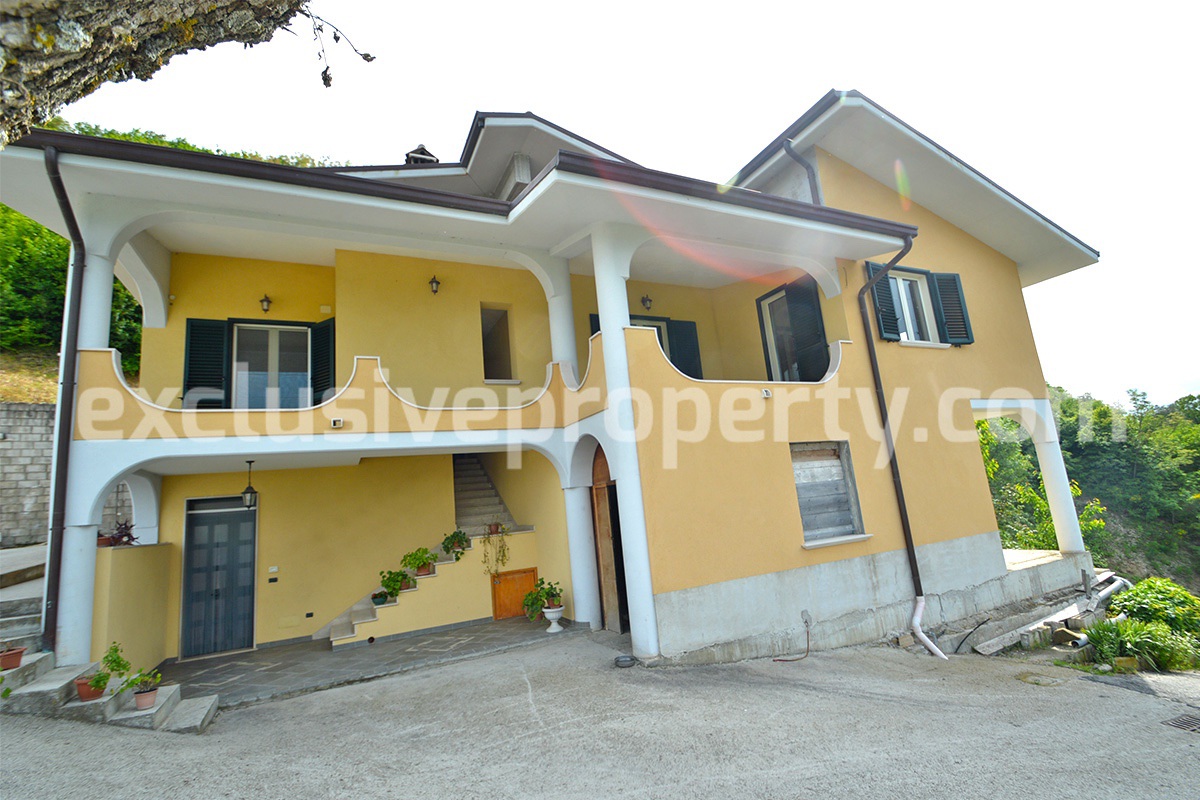 Detached house built completely with reinforced concrete for sale in Italy 2