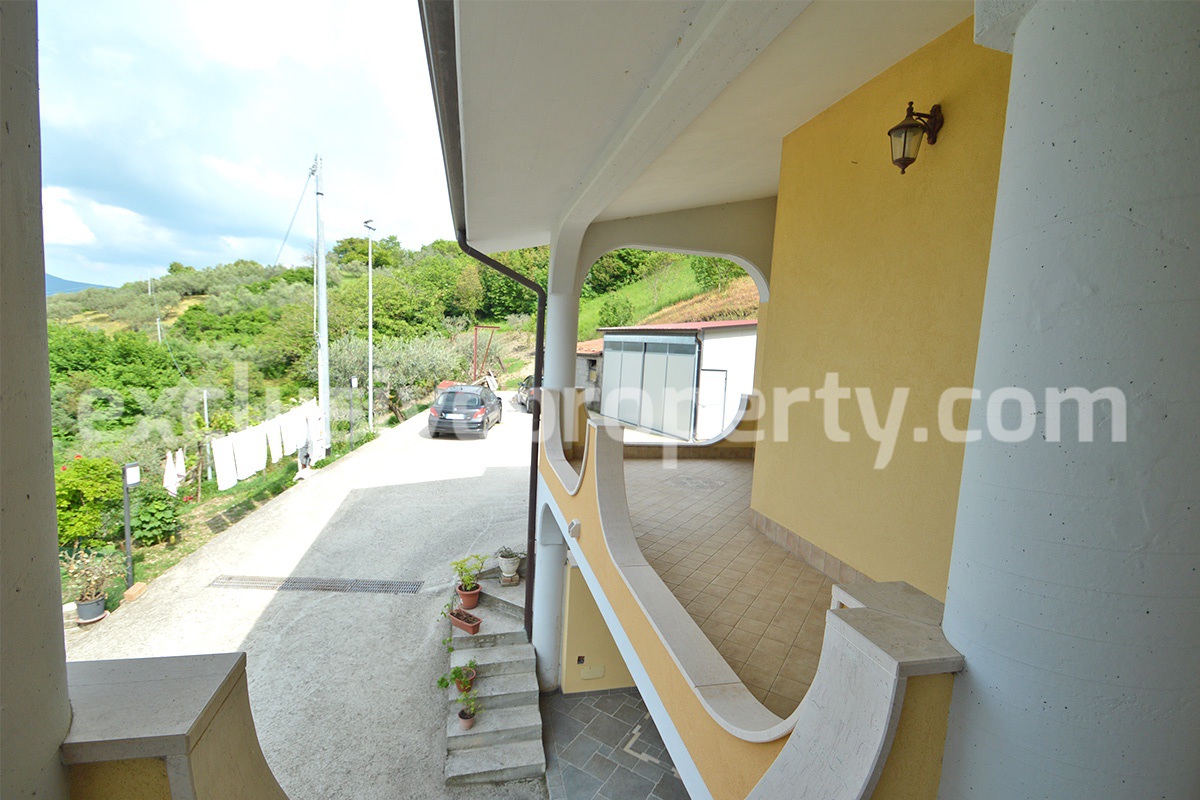 Detached house built completely with reinforced concrete for sale in Italy 25