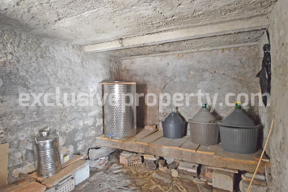House in good condition with stone cellars for sale in Abruzzo 17