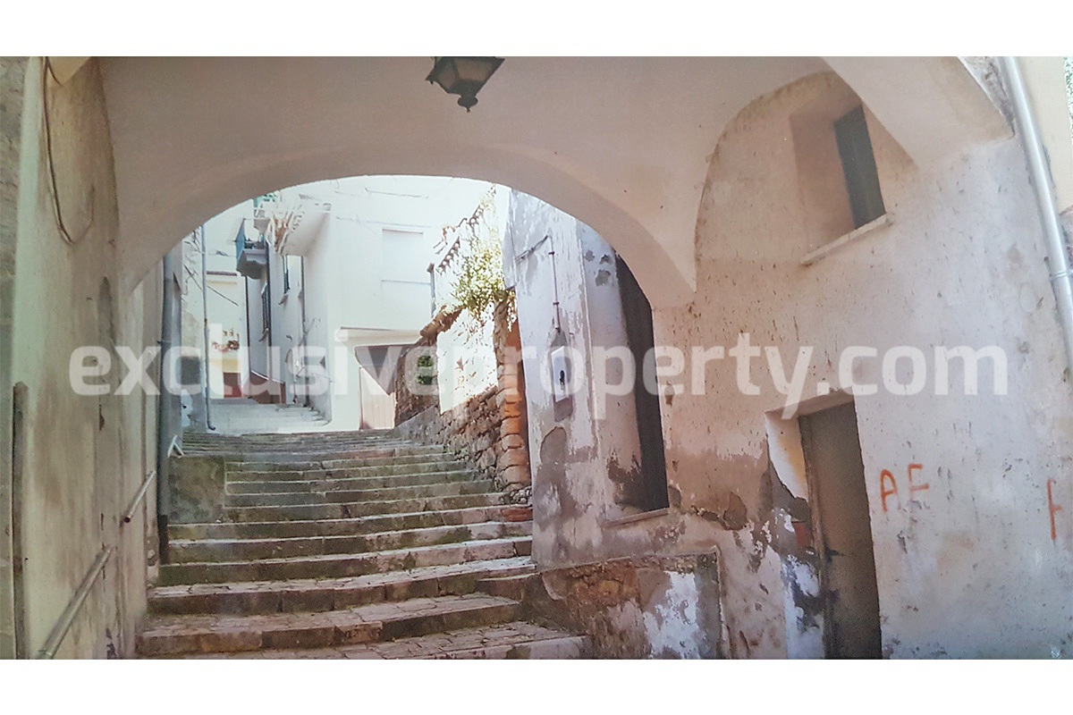 Village house for sale in the Molise Tavenna a few km from the Adriatic sea 3