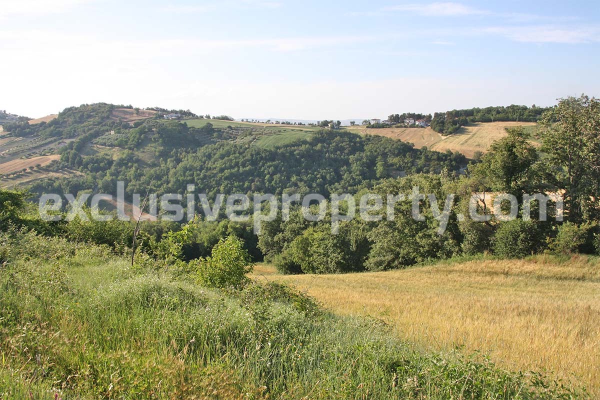 Ruin with land in Tavenna for sale in Molise - Italy 6