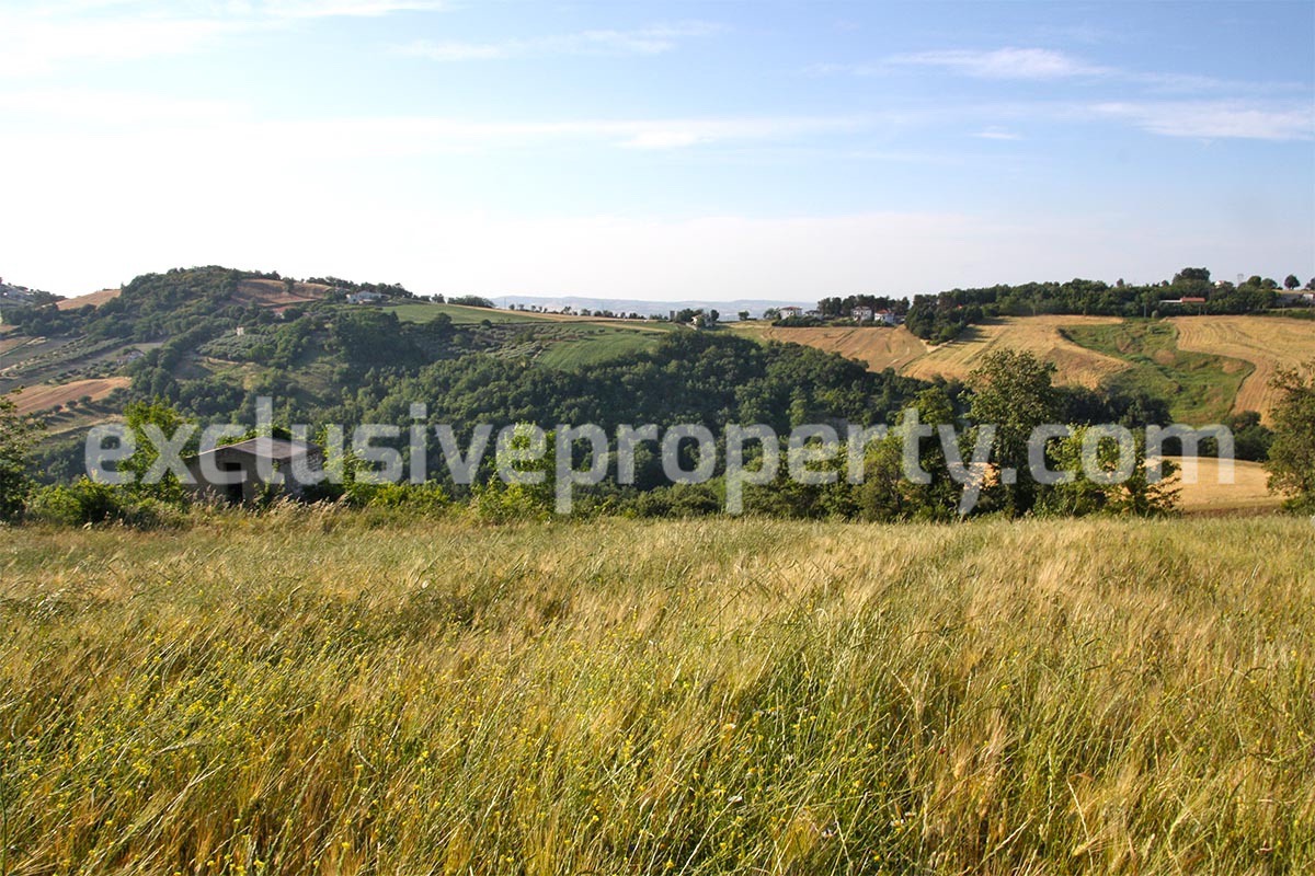 Ruin with land in Tavenna for sale in Molise - Italy 7