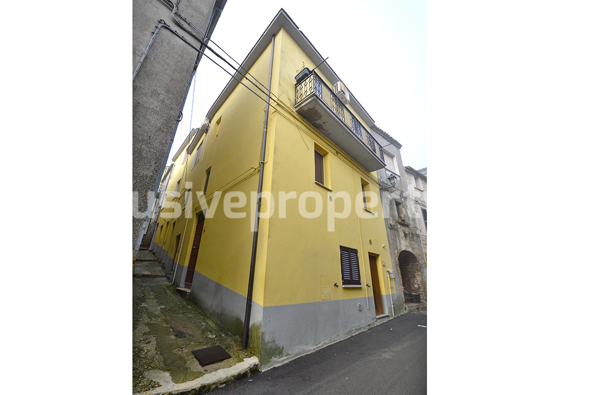 Renovated town house with two separate entrances for sale in Molise