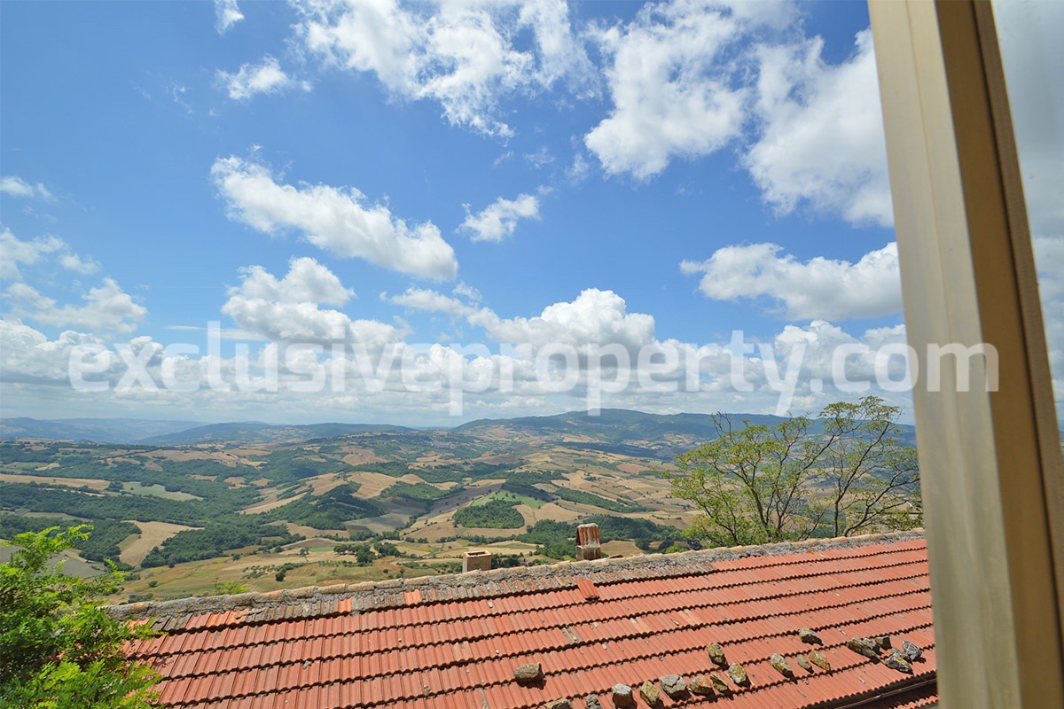 Spacious house with garage for sale in the Molise Region Italy 12