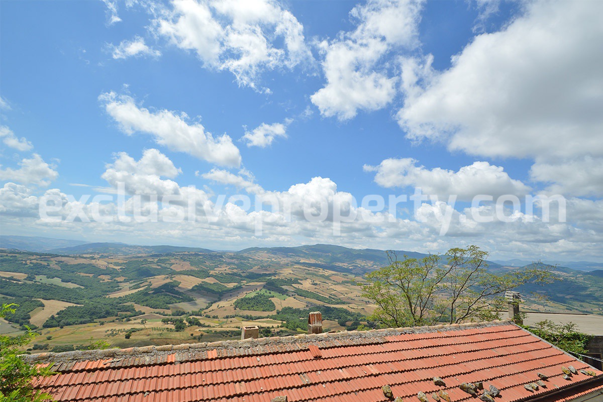 Spacious house with garage for sale in the Molise Region Italy 13