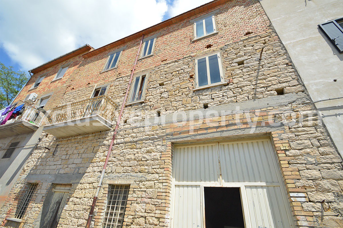 Spacious house with garage for sale in the Molise Region Italy 22