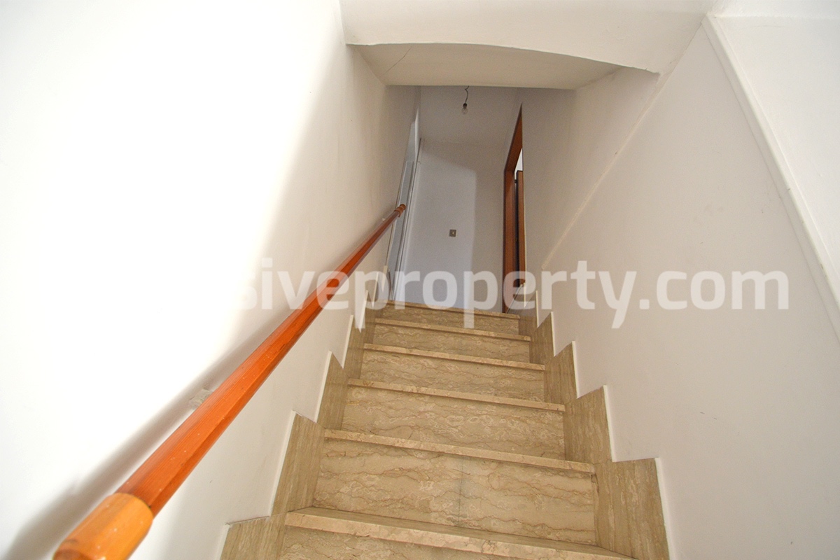 Two storey house with cellars and small terrace for sale in Molise - Italy