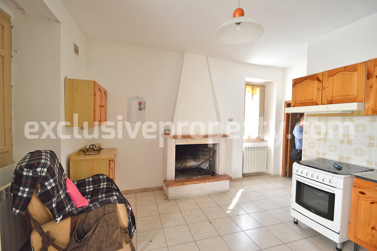 Two storey house with cellars for sale in Tavenna - Molise