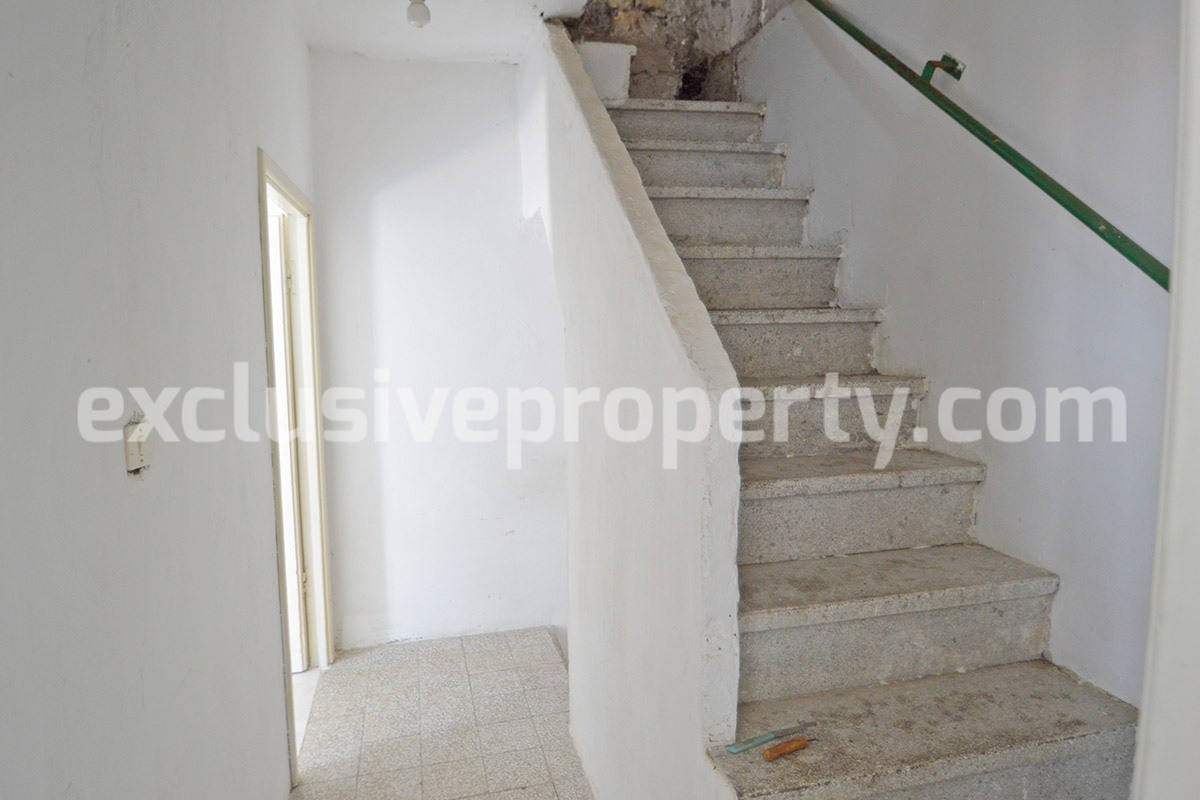 House in good condition with stone cellars for sale in Abruzzo 16