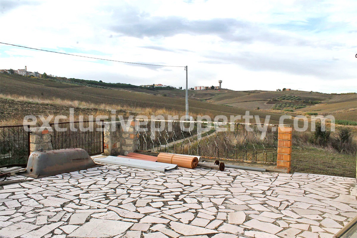 Country house with 1 hectare of arable land and olive grove for sale in Molise 10