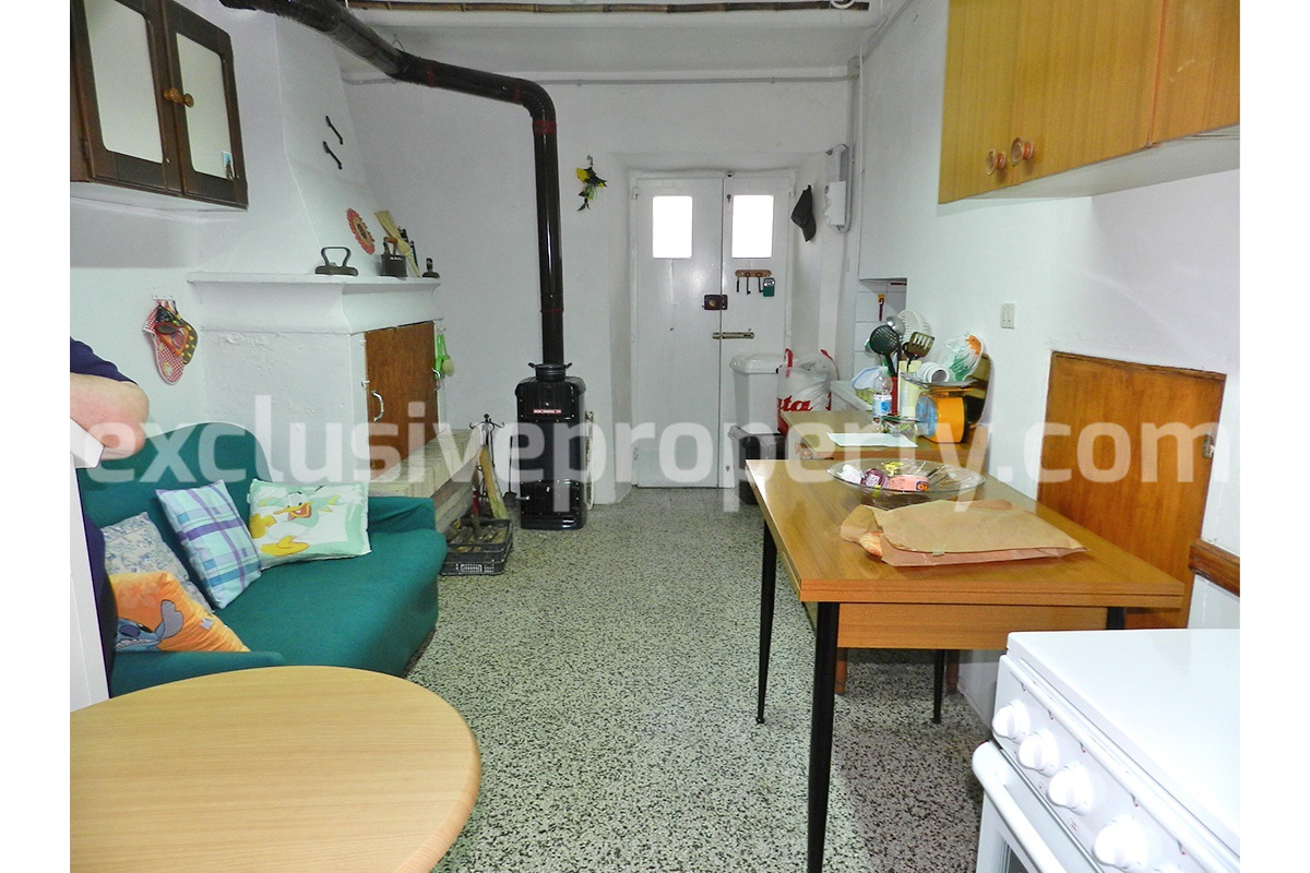 Semi-detached house habitable and very characteristic for sale in Abruzzo 4