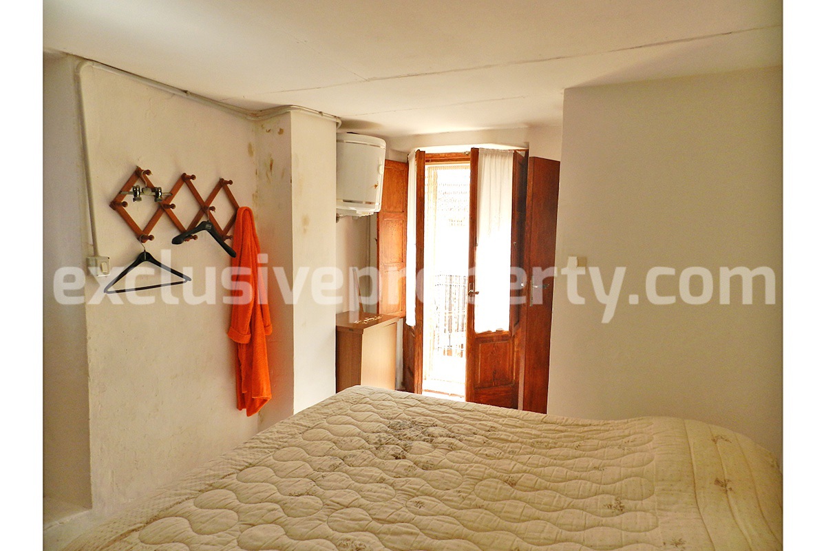 Semi-detached house habitable and very characteristic for sale in Abruzzo 5