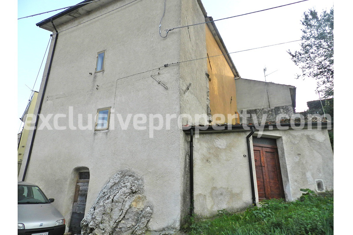 Semi-detached house habitable and very characteristic for sale in Abruzzo 9