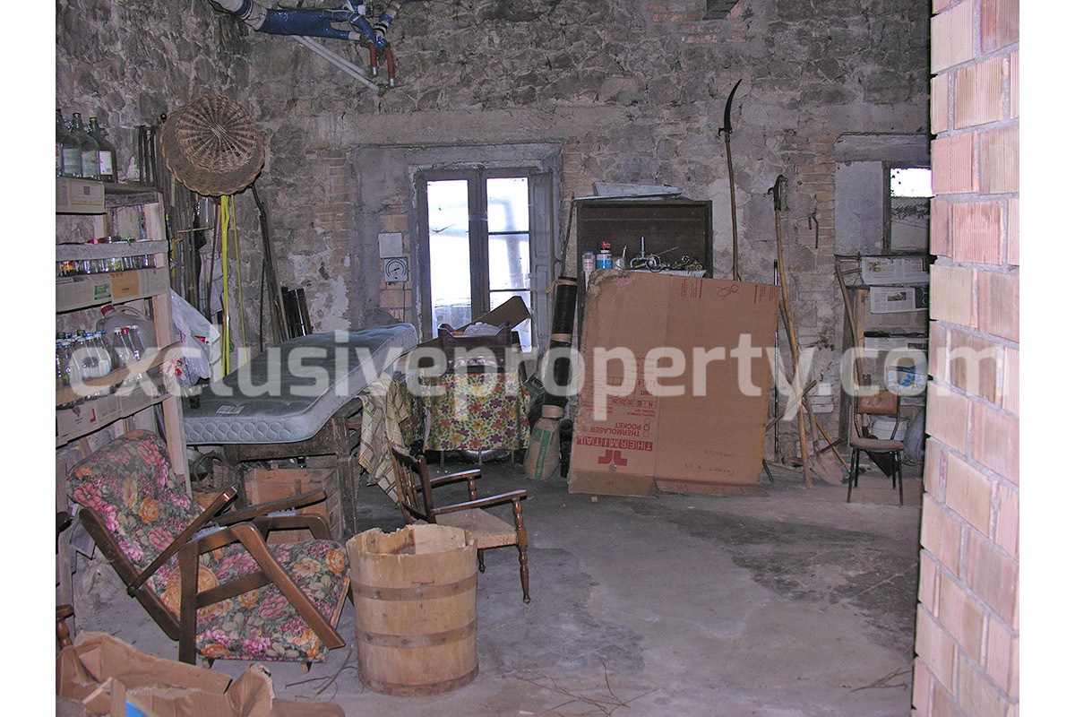 Habitable stone house with garden for sale  in Torricella Peligna