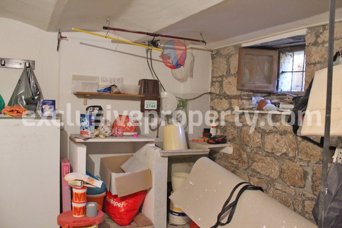 Stone house with garage built in the early 1900s for sale in Abruzzo 30 min coast