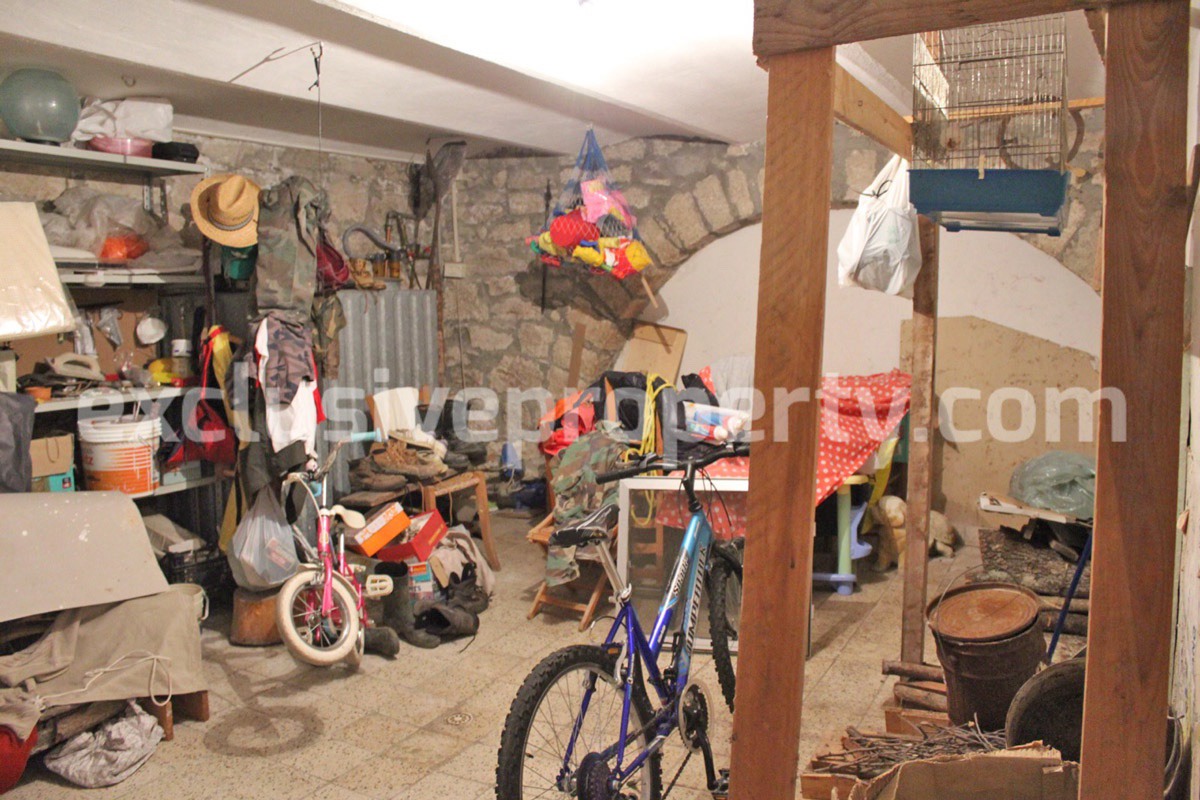 Stone house with garage built in the early 1900s for sale in Abruzzo 30 min coast