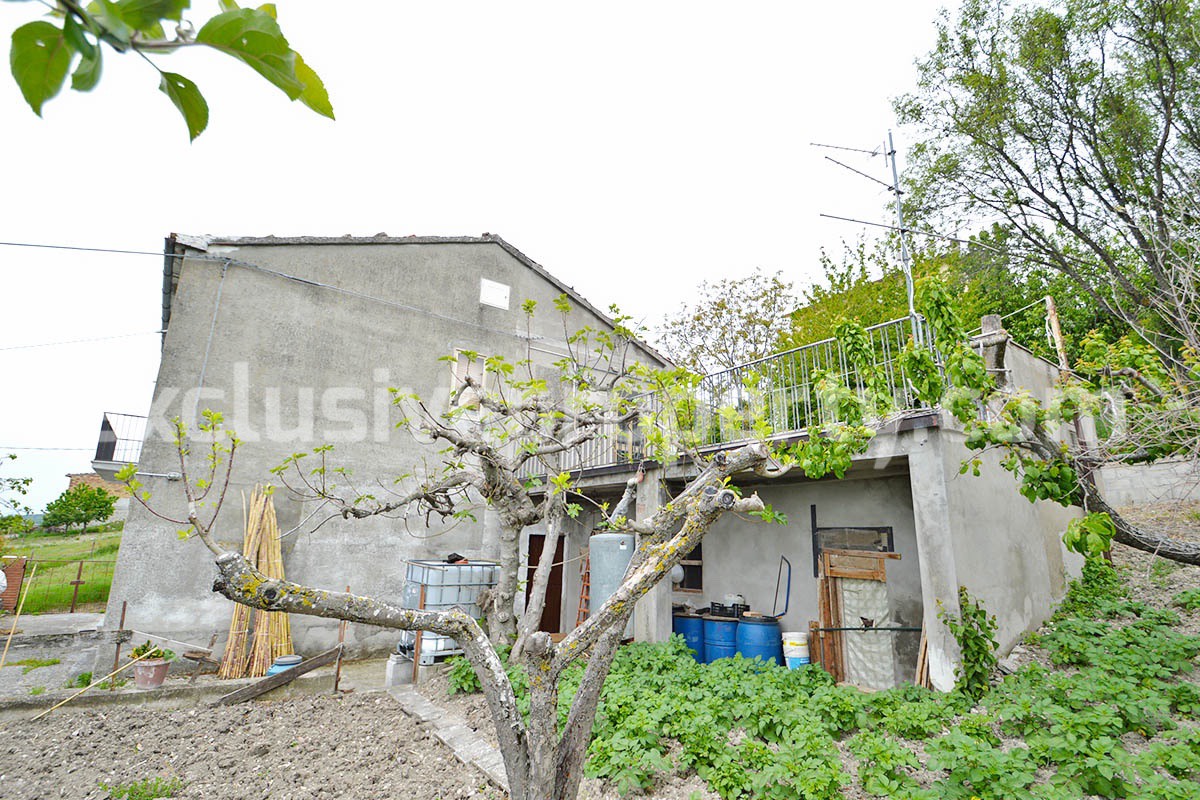 Detached house with garden and terrace for sale in Abruzzo Region - Italy