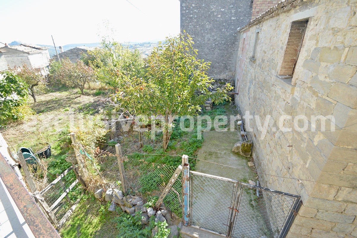 Property with terrace and garden for sale in Abruzzo 6
