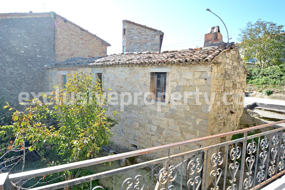 Property with terrace and garden for sale in Abruzzo 8