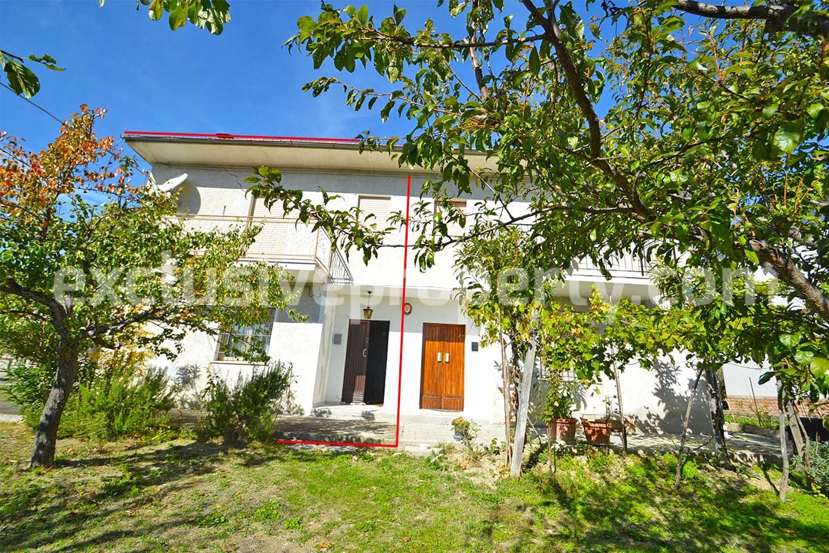 Property for sale in Roccaspinalveti with garden - Abruzzo - Italy