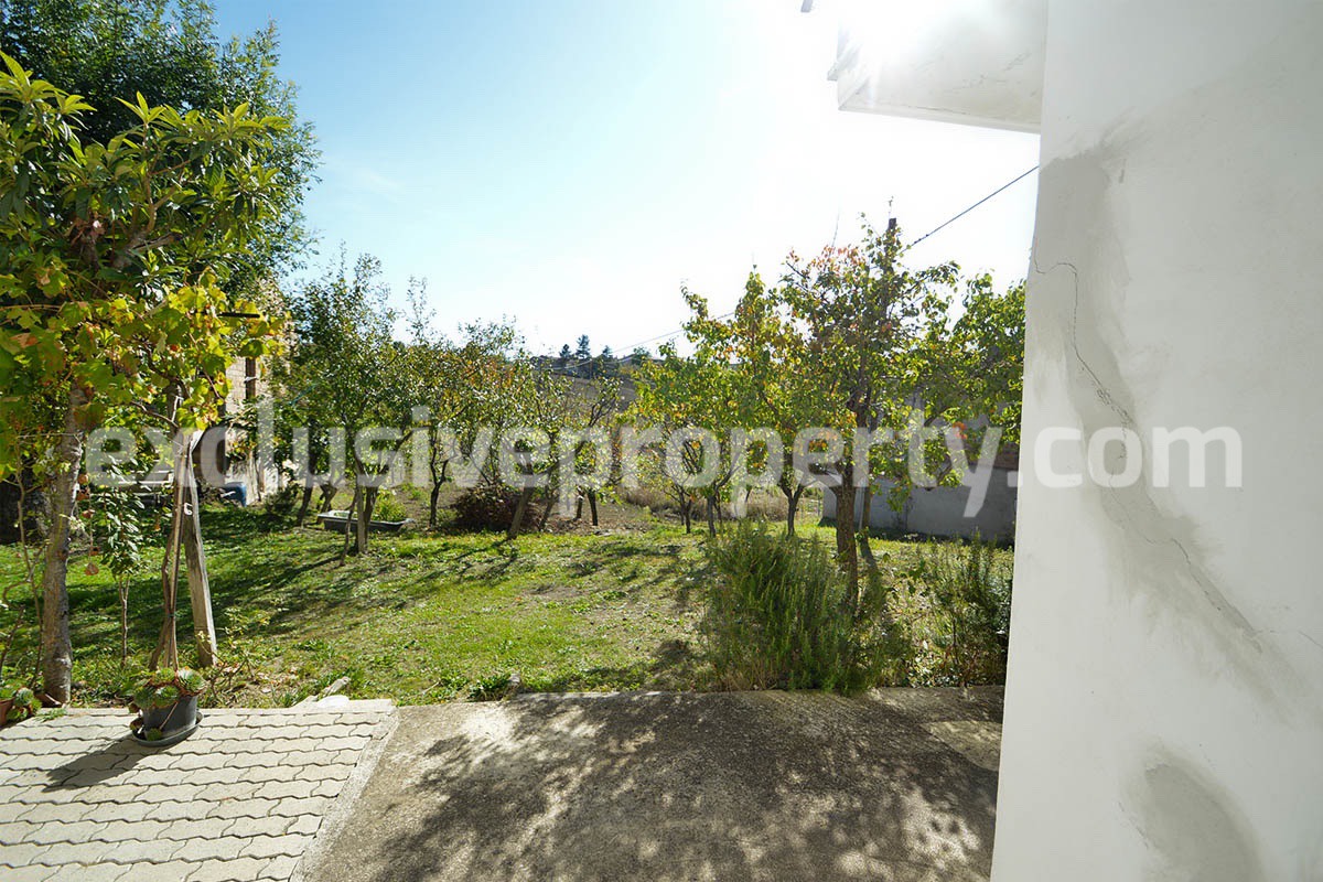Property for sale in Roccaspinalveti with garden - Abruzzo - Italy 4