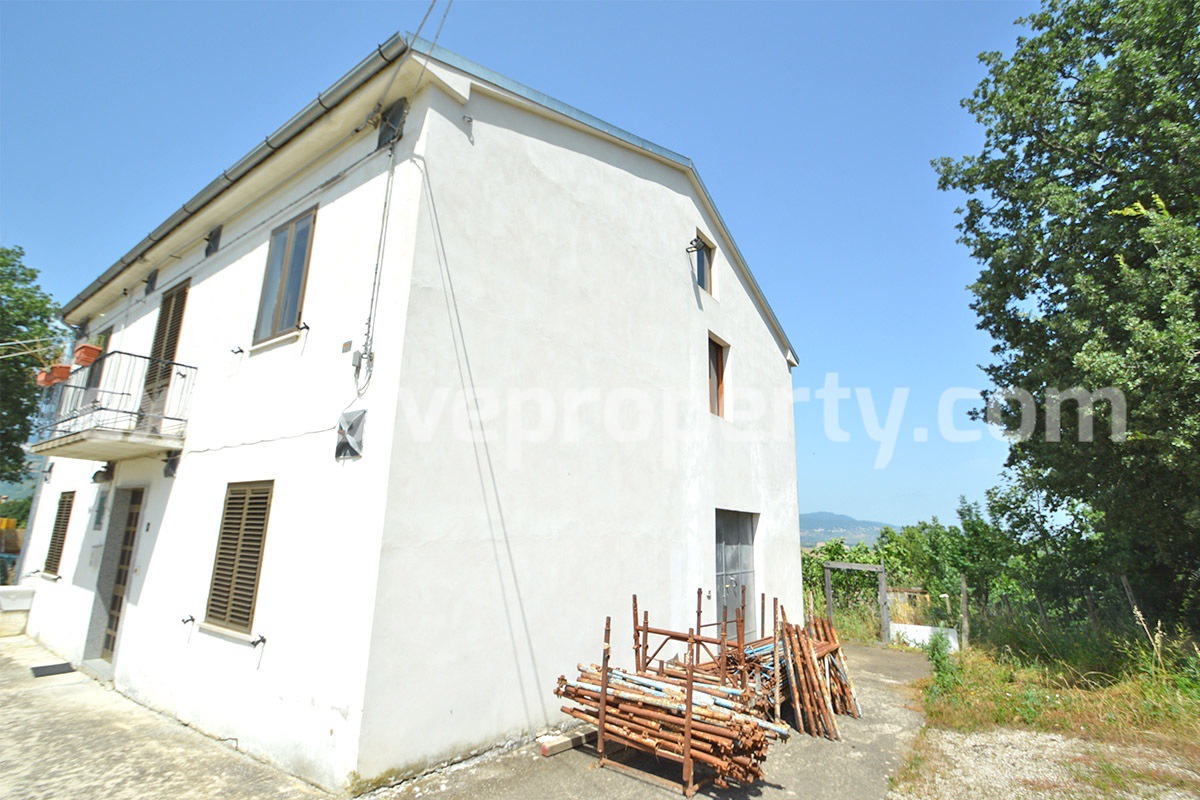 Detached house ready to be inhabited with garden and garage for sale in Abruzzo