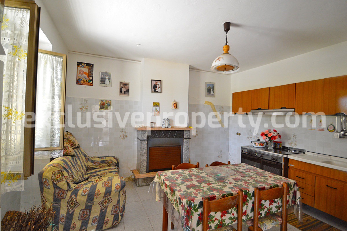 Detached house ready to be inhabited with garden and garage for sale in Abruzzo